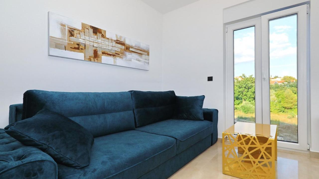 Adastra Apartments Maslenica Extérieur photo