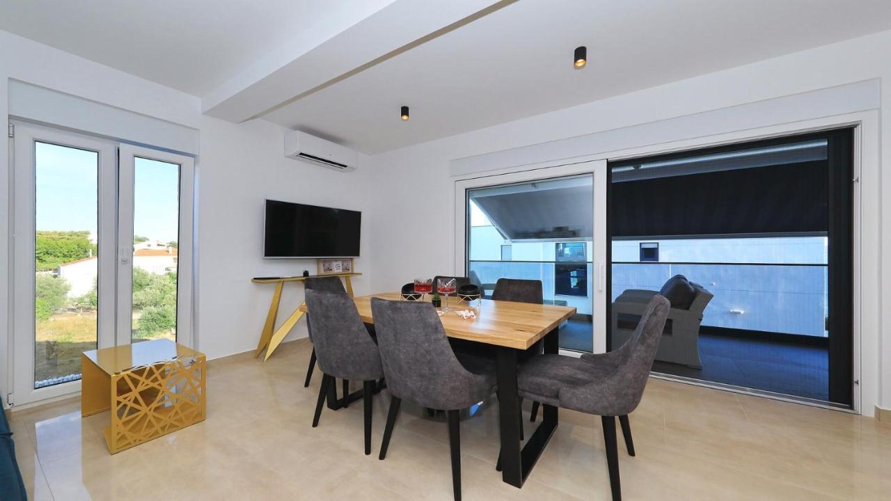 Adastra Apartments Maslenica Extérieur photo