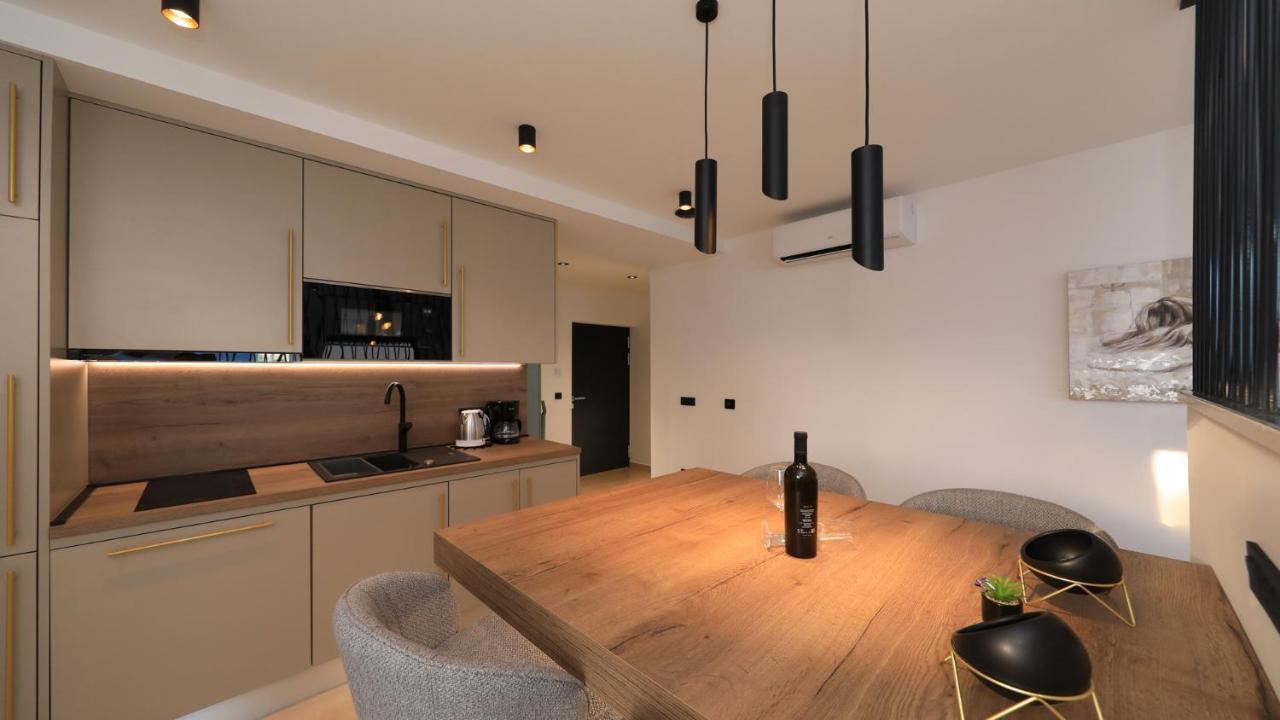 Adastra Apartments Maslenica Extérieur photo