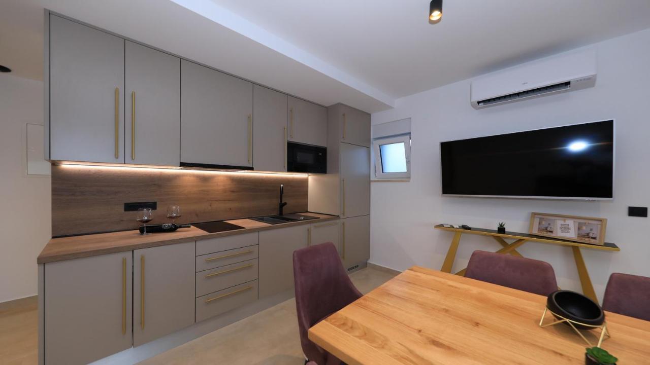 Adastra Apartments Maslenica Extérieur photo