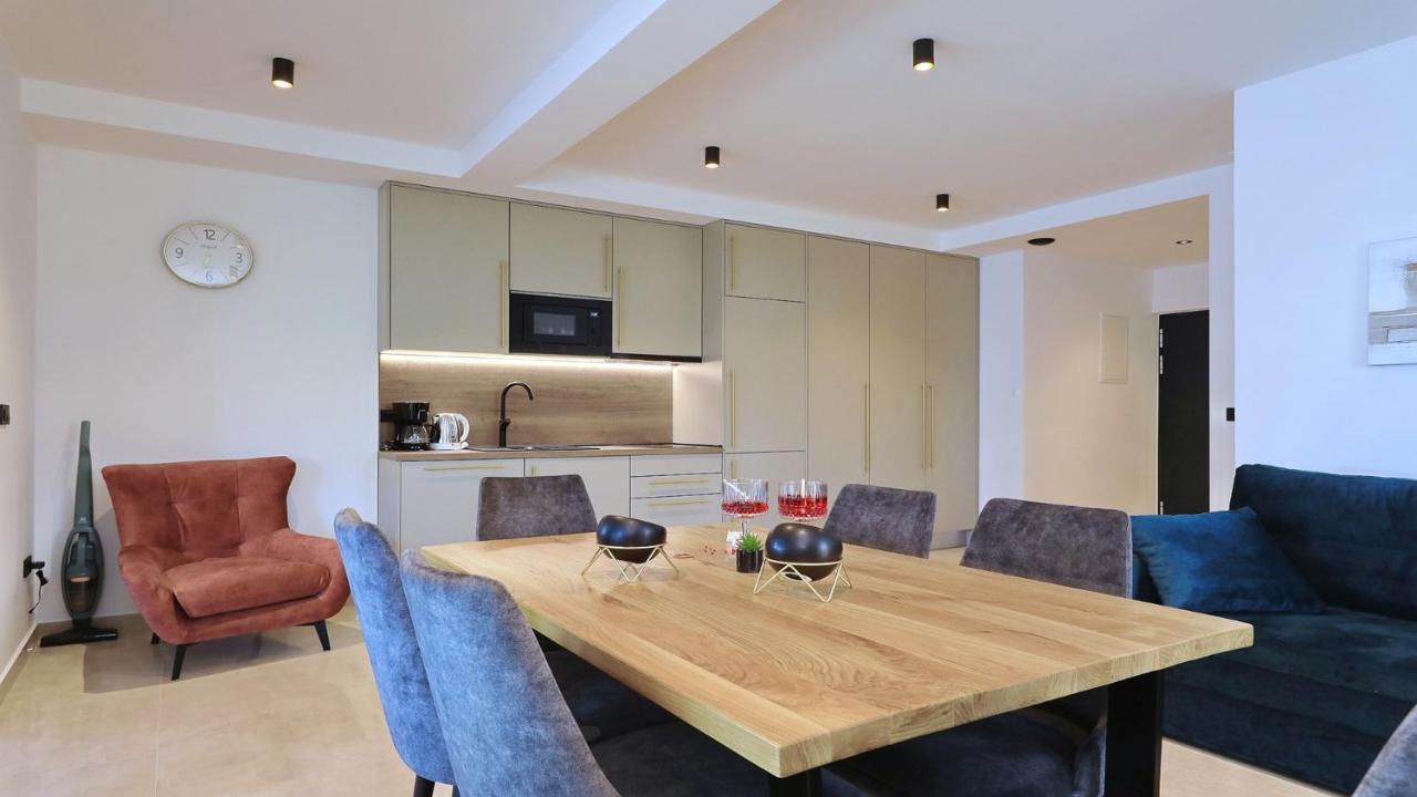 Adastra Apartments Maslenica Extérieur photo