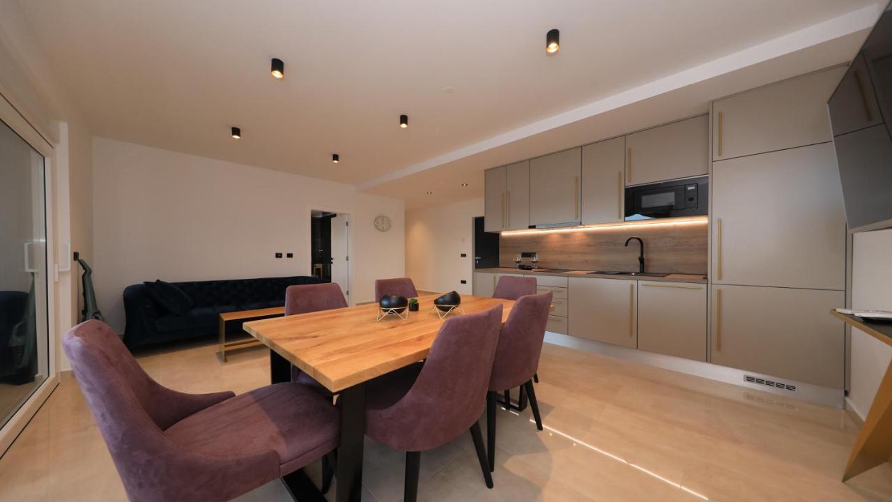 Adastra Apartments Maslenica Extérieur photo