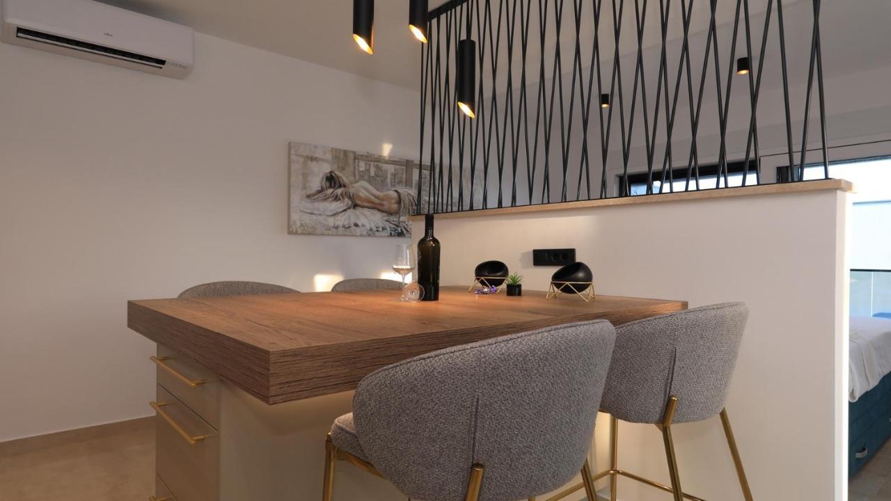 Adastra Apartments Maslenica Extérieur photo