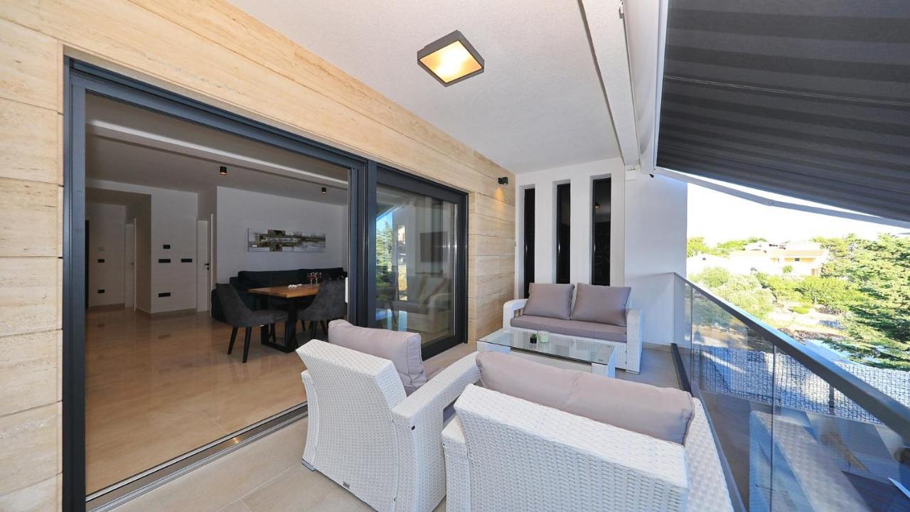 Adastra Apartments Maslenica Extérieur photo